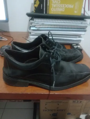 SAPATO SOCIAL PRETO USADO N°42
