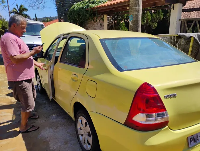 Toyota Etios X Sedan 1.5 Flex 16V 4P Mec. 2015