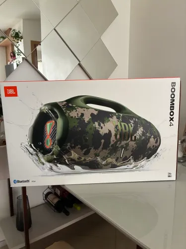 Boombox 4 , camuflada. Lacrada