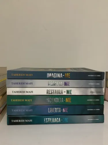 Livros: saga Estilhaça-me