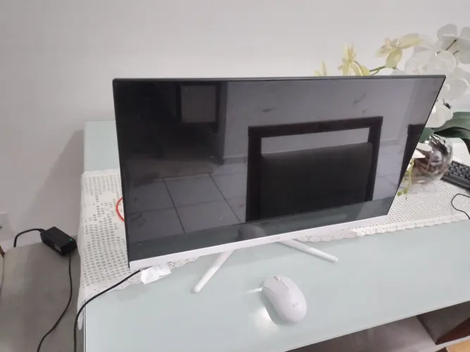 Computador All in One marca Ultra