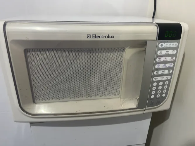 Microondas Electrolux com defeito