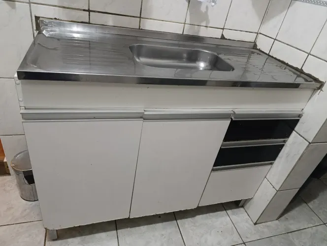 Pia em inox com gabinete