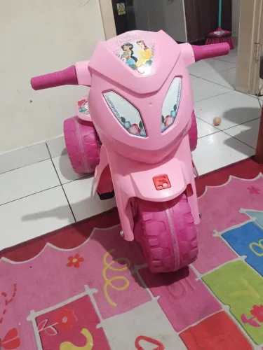 Vendo motinha elétrica infantil feminina