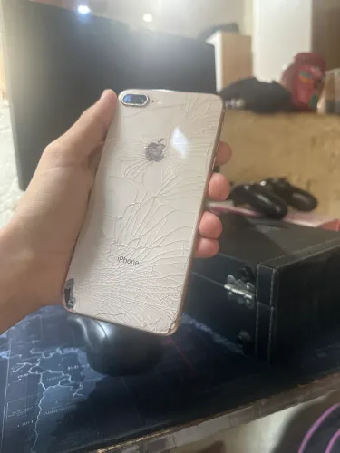 iPhone 8 Plus pra sair logo!
