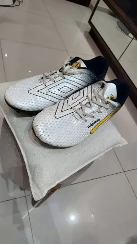 Chuteira umbro