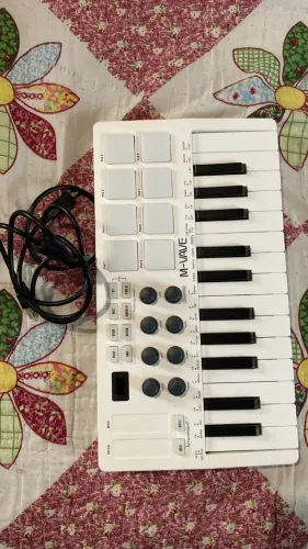 Teclado Midi m-vave smk25 em perfeito estado