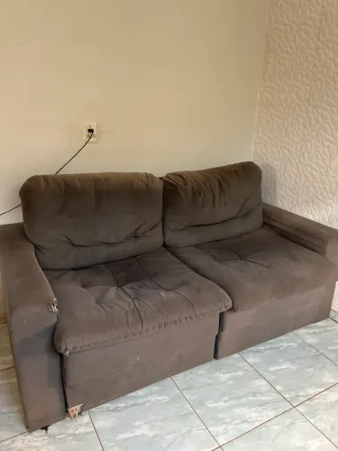 Sofá retrátil, usado