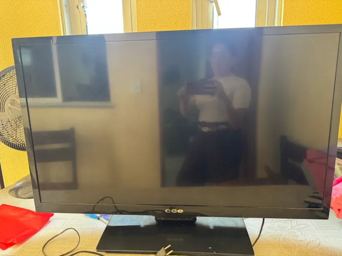 Vendo TV 39", tela plana.