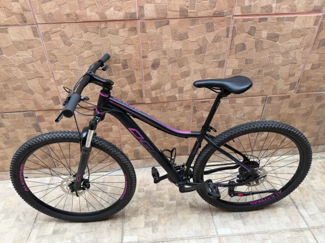 Bicicleta oggi 5.0 float aro 29 muito nova! 