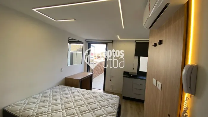 Studio mobiliado com terraço para locação, Rebouças, Curitiba, PR