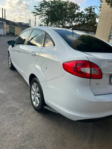 Ford Fiesta Sedan SE 1.6 16V Flex 4P 2013