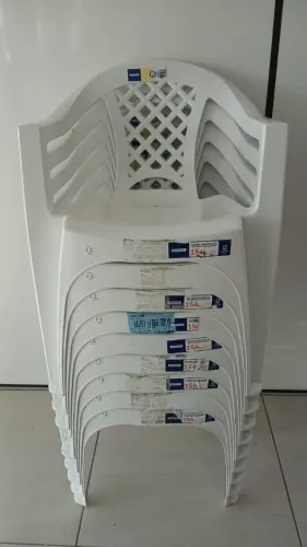 Conjunto 9 cadeiras de plástico com braço
