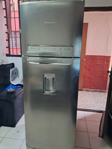 GELADEIRA ELECTROLUX FROST FREE