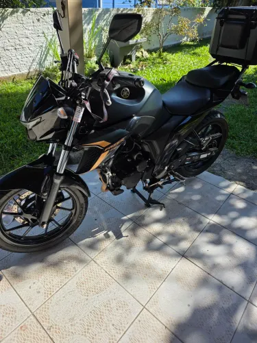 Moto Yamara Fazer 250 cilindrada FZ25