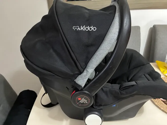 Bebê conforto Kiddo 