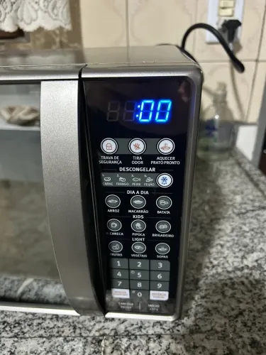 Microondas Electrolux 20L espelhado