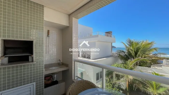 Apartamento mobiliado à venda na Praia dos Açores