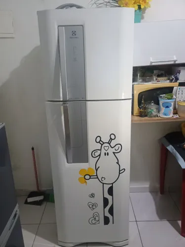 Geladeira Eletrolux 220 