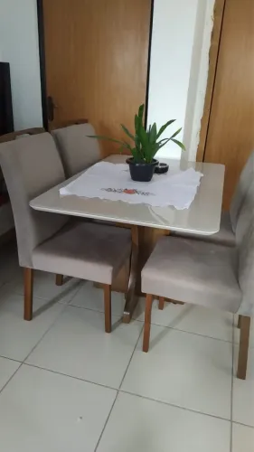 MESA EM PERFEITO ESTADO