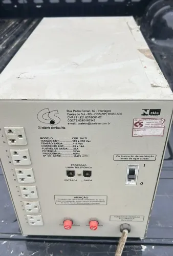 Estabilizador Transformador Isolador 3kVA CS (220V para 115V) - Funcional