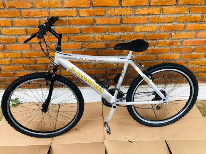 Bike aro 26, 21 velocidades, quadro em alumínio