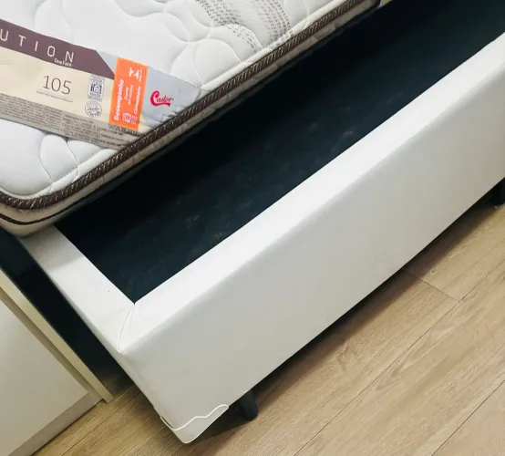 Cama box com colchão 