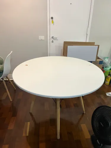 Mesa branca EAMES - Madeira Madeira 