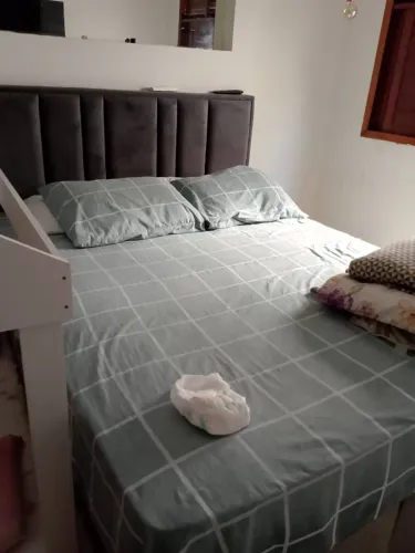 Cama box casal com cabeceira estofada