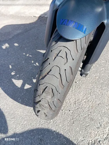 Moto nova sem detalhes .