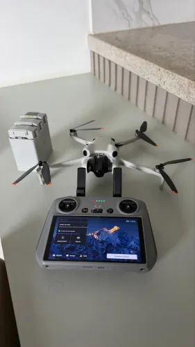 DJI Mini 4 Pro Fly More Combo - Estado de Zero! 