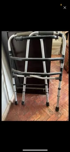 Andador alumínio dobrável