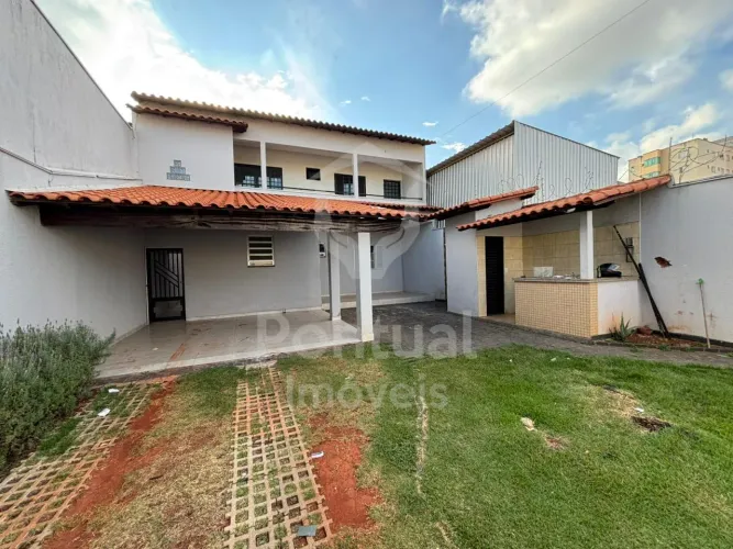 Casa para aluguel, 4 quartos, 2 suíte, 5 banheiros, UMUARAMA - UBERLANDIA MG