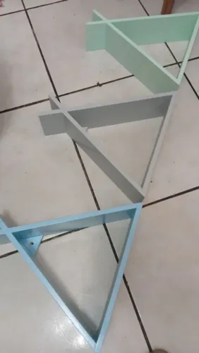 Nicho madeira triangular
