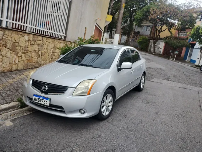 Nissan Sentra S 2.0/ 2.0 Flex Fuel 16V Aut. 2012
