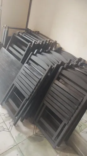 Vendo 6 conjuntos de mesa com cadeiras.