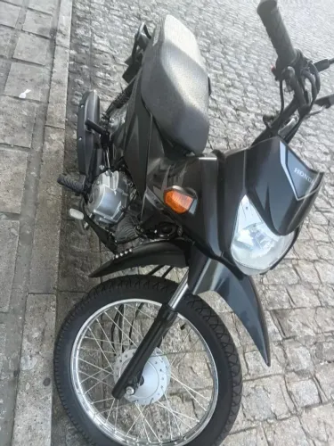 vendo essa moto pop ano 2025/2026.(Repasse)partida eletrica , freios no pé e mao. seminova