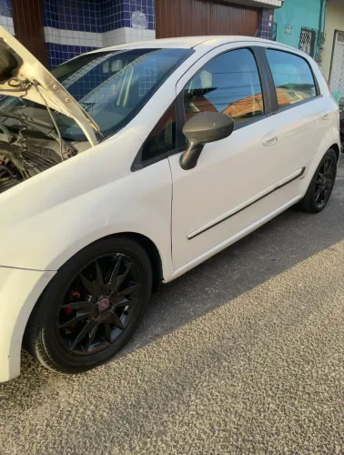Fiat Punto Essence 1.6 Flex 16V 5P 2011
