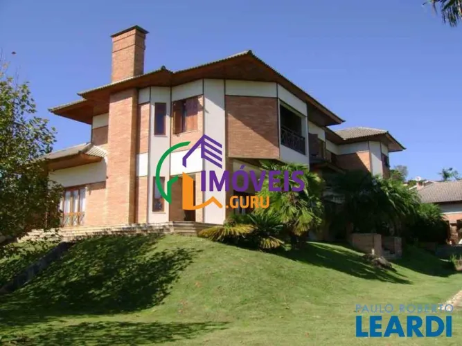 CASA EM CONDOMÍNIO - CLUBE DE CAMPO VALINHOS - SP