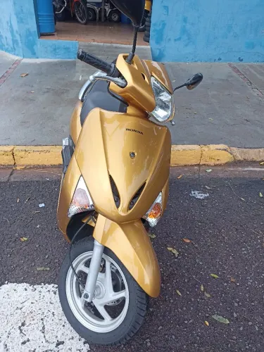 Honda Lead impecável