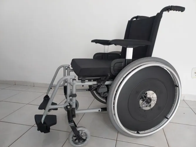 CADEIRA DE RODAS ORTOBRAS