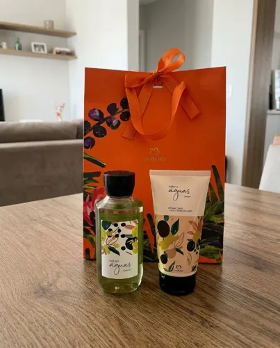 Kit Presente Natura Águas Cítricos Feminino com Sabonete Líquido e Creme para o Corpo