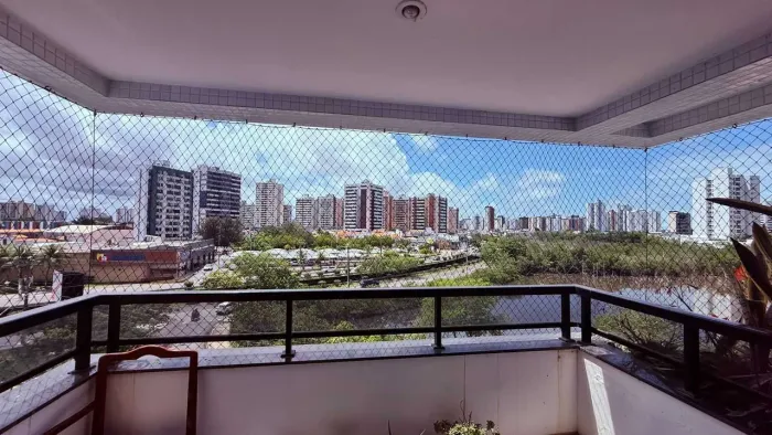 Condomínio Tyrol 3/4 + Dependência SOMBRA [14238]