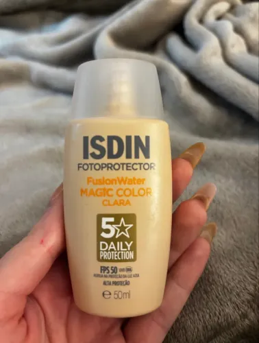 Protetor solar facial isdin fusionwater magic cor clara