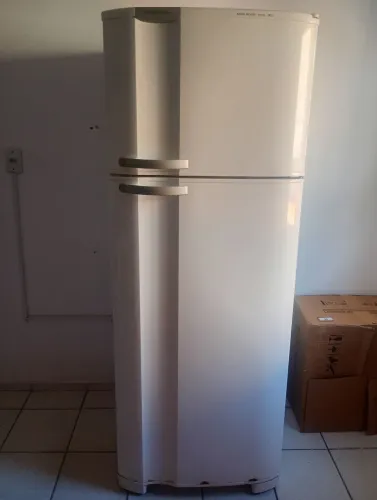 Vendo geladeira grande
