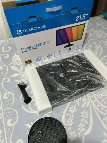Monitor LED Bluecase 21,5" Preto Full Hd Vga/hdmi 