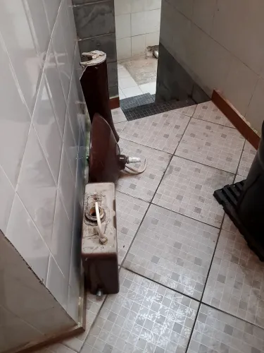 Pia Lavatório e caixa acoplada cor vinho para vaso para banheiro