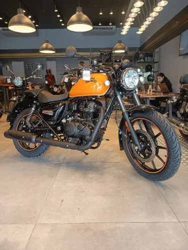 ROYAL ENFIELD METEOR 350 FIREBALL ORANGE 2027 - LANÇAMENTO
