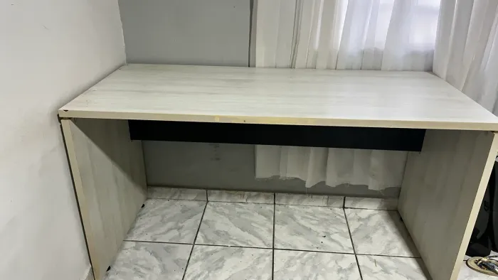 Mesa para escritório ou estudos 