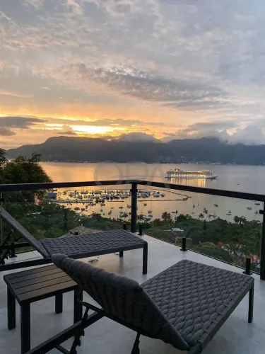 Casa espetacular com vista para o Yate Clube de Ilhabela, em condomínio fechado Ilhabela/